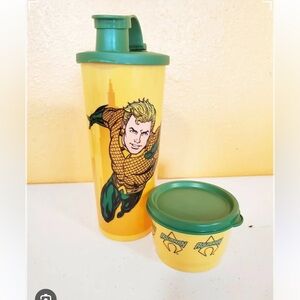 Tupperware aqua man snack set